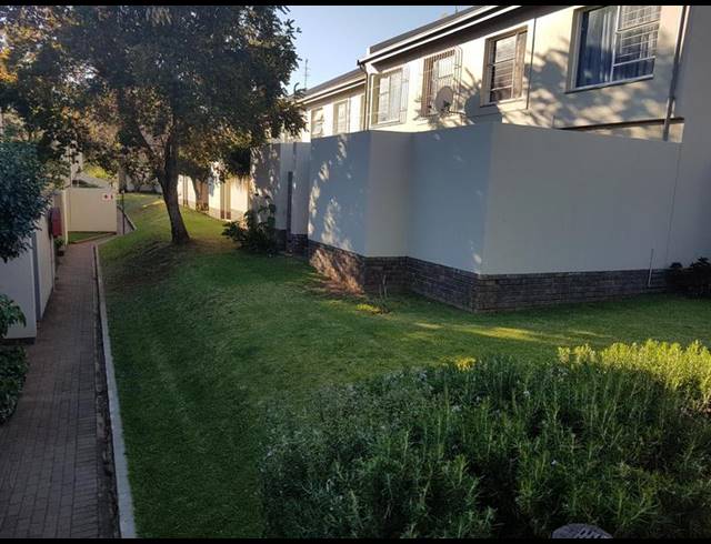 3 BEDROOM TOWNHOUSE FOR SALE IN BEDFORD GARDENS